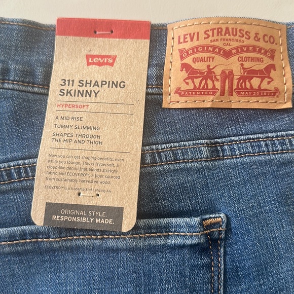 Levi's 311 shaping skinny a mid rise tummy swimming jean 34 x 30 NWT - Picture 2 of 8